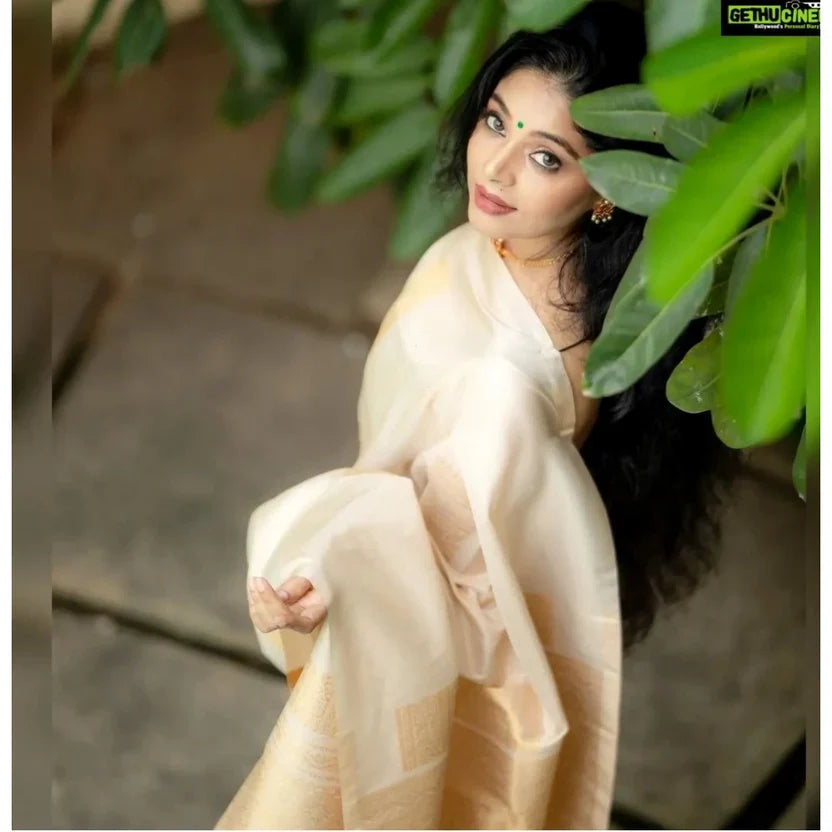 👉 Elegant Sarees for Women